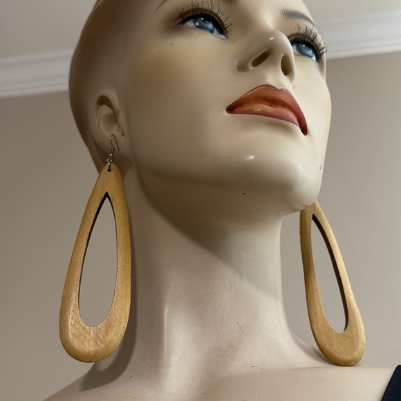 🛑🛑Sold - Natural Wood Dangle Earrings - Picture 8 of 13